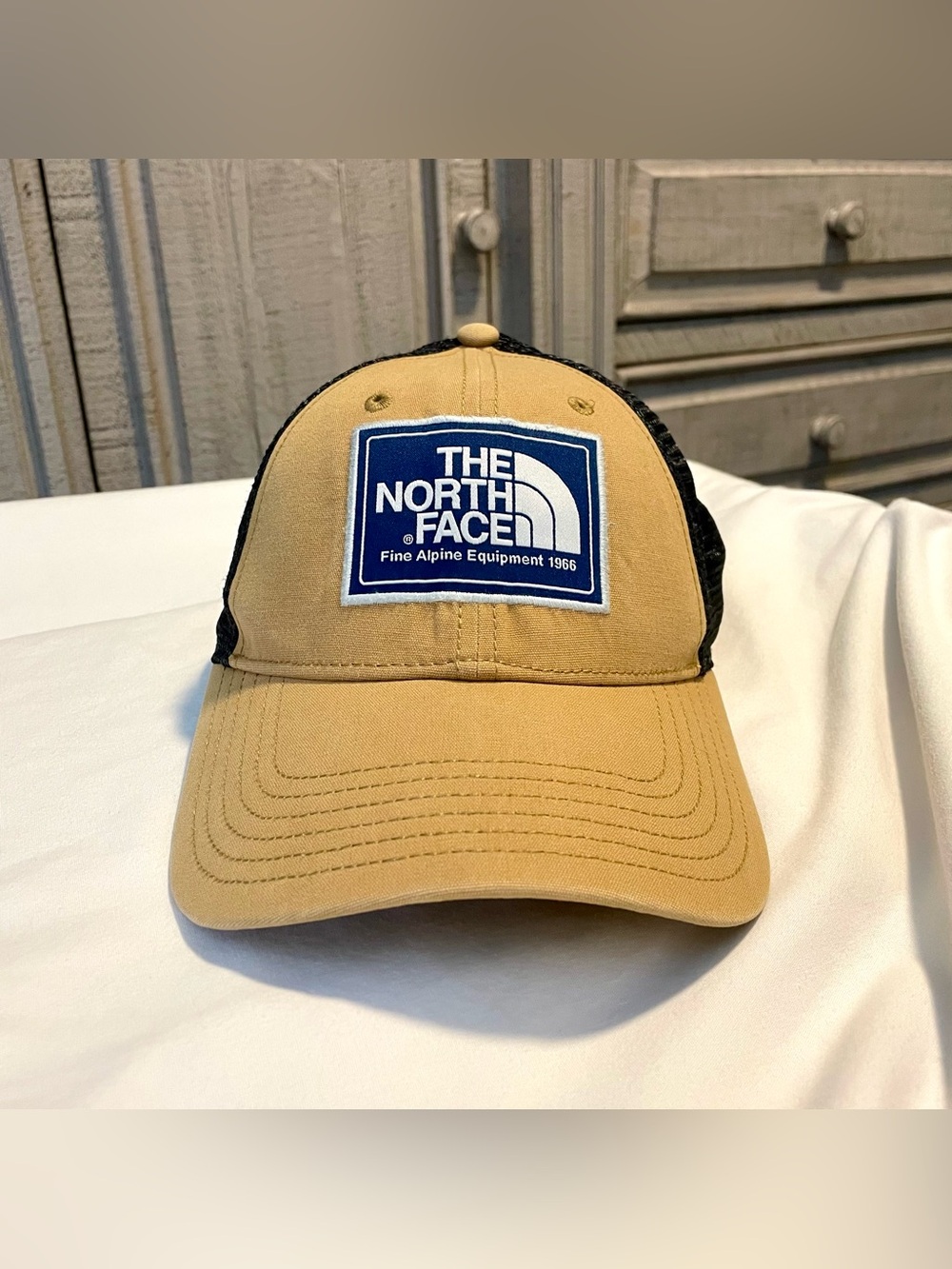 The North Face Truckers Hat - Unisex -Tan/Black -Adjustable- Clean Condition